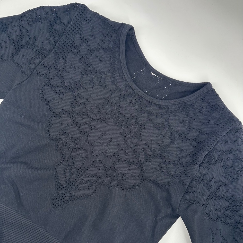 Fabletics Black Long Sleeve Cropped Top Knit Pattern Womens Large Casual